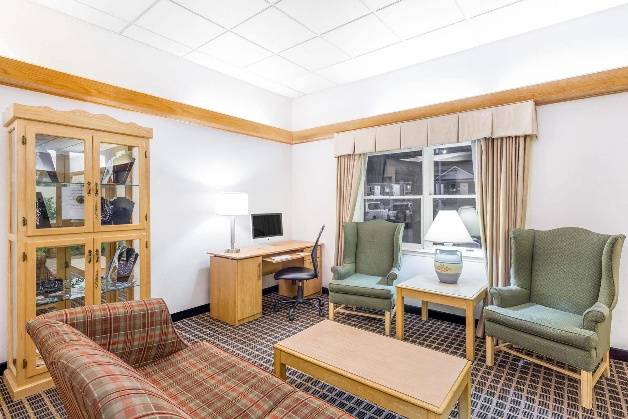 Days Inn By Wyndham Jefferson Exterior photo